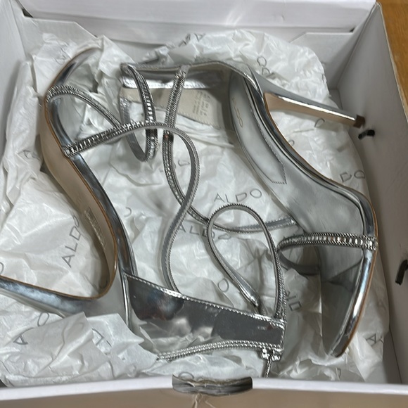 New in box Aldo Umude heeled sandals - Picture 5 of 6